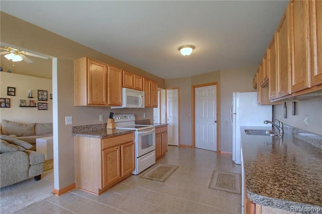 50749 Raintree Circle Chesterfield, MI 48047 - Photo 7 of 22