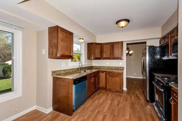 655 Shallow Cove Road Lake Zurich, IL 60047 - Photo 3 of 25 Gallery Image 3