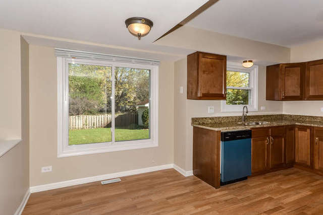 655 Shallow Cove Road Lake Zurich, IL 60047 - Photo 5 of 25 Gallery Image 5