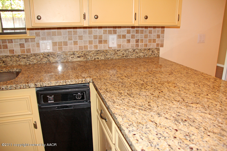 3707 Rutson Drive Amarillo, TX 79109 - Photo 13 of 42 Kitchen Granite