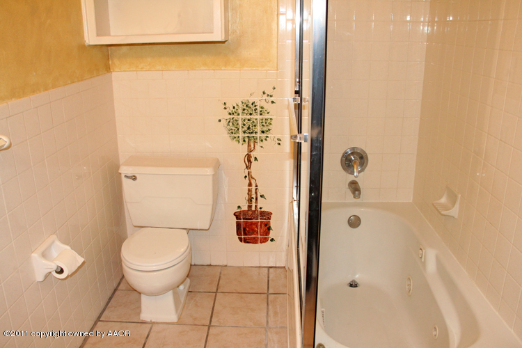 3707 Rutson Drive Amarillo, TX 79109 - Photo 25 of 42 Master Bath2