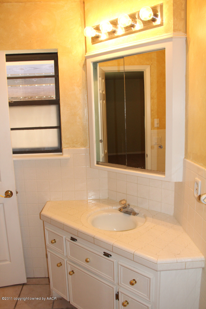 3707 Rutson Drive Amarillo, TX 79109 - Photo 26 of 42 Master Bath Vanity