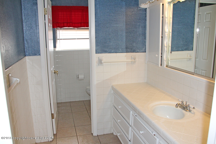 3707 Rutson Drive Amarillo, TX 79109 - Photo 36 of 42 Bathroom