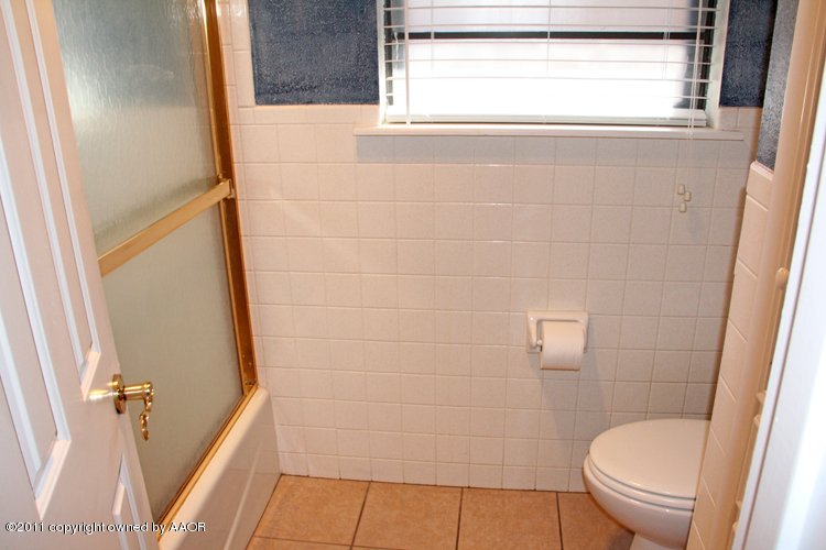 3707 Rutson Drive Amarillo, TX 79109 - Photo 37 of 42 Bathroom2