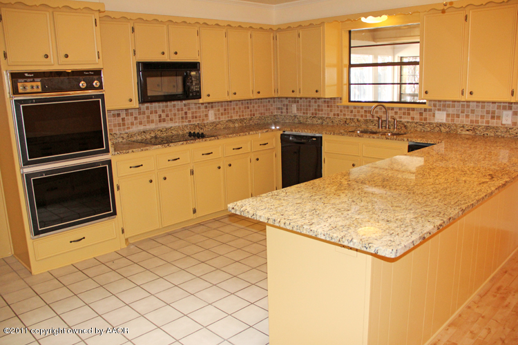 3707 Rutson Drive Amarillo, TX 79109 - Photo 9 of 42 Kitchen