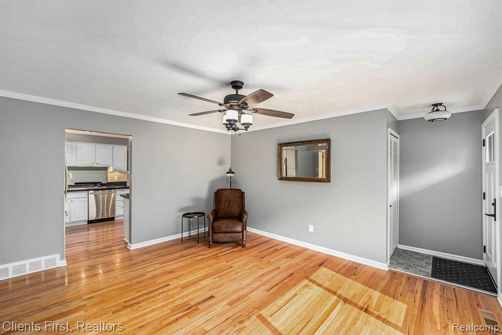 8451 Orhan Street Canton, MI 48187 - Photo 3 of 29 Gallery Image 3