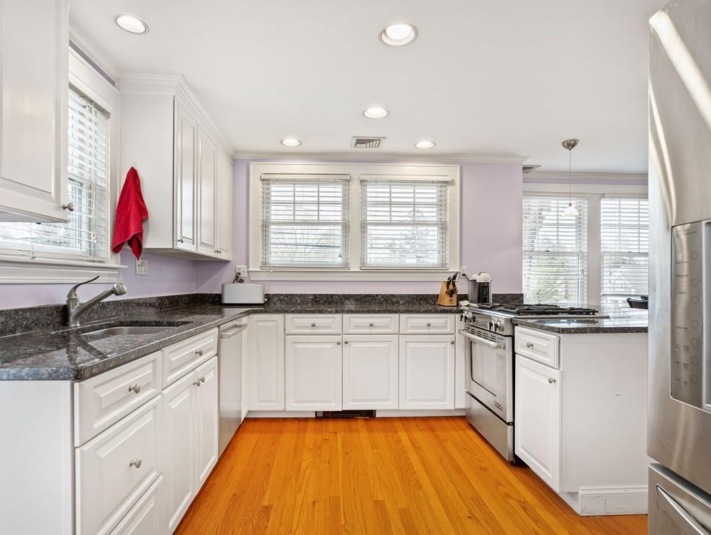 573 Webster Street Needham, MA 02494 - Photo 2 of 28 Gallery Image 2