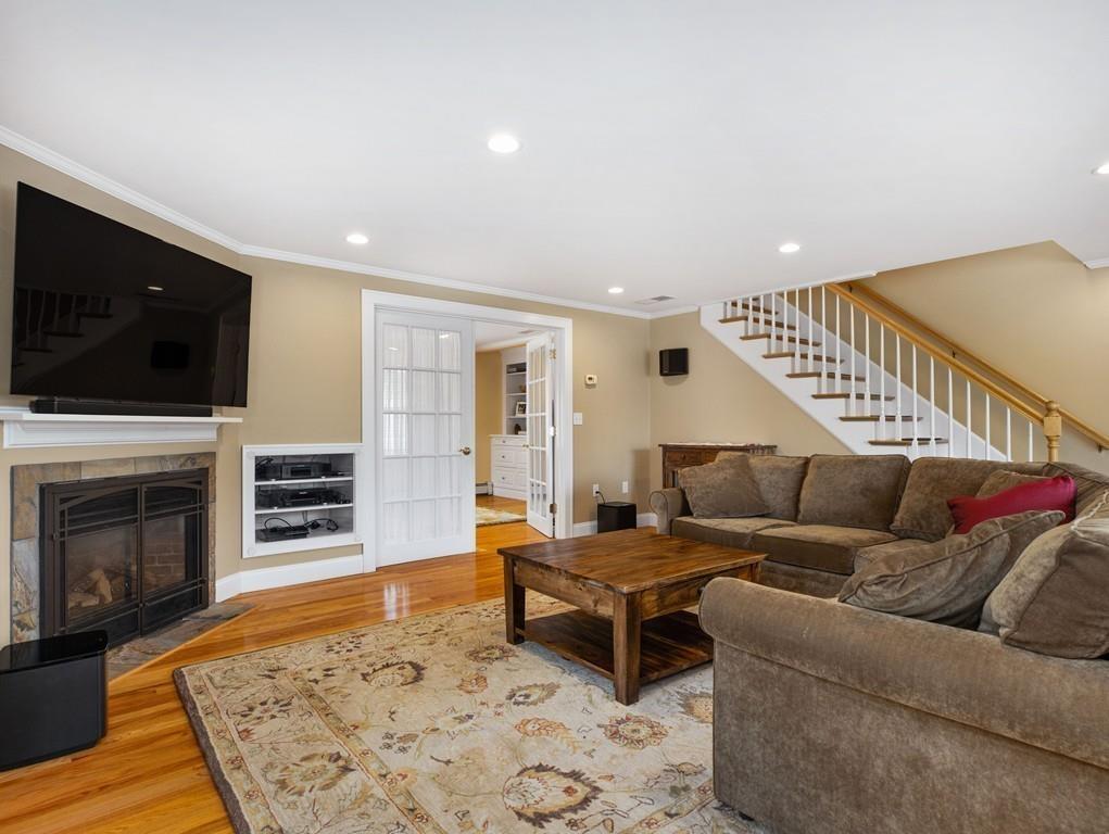 573 Webster Street Needham, MA 02494 - Photo 3 of 28 Gallery Image 3