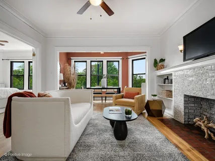 $385,000 | 1310 West Montrose Avenue, Unit 3, Chicago, IL 60613