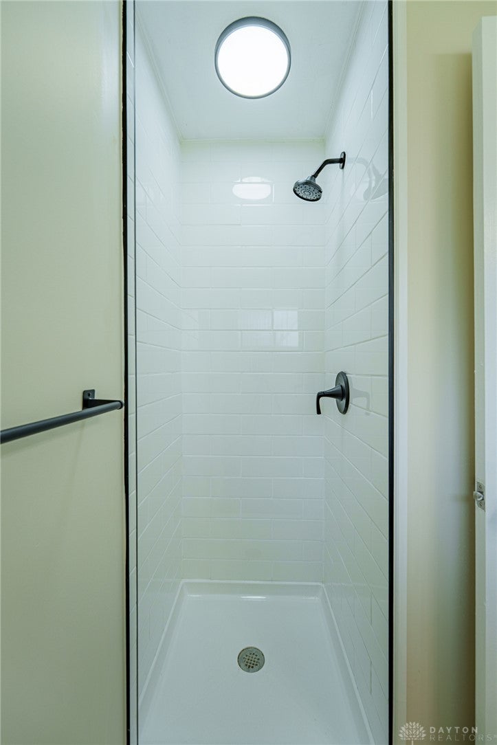 507 Chaucer Road Riverside, OH 45431 - Photo 8 of 35 Gallery Image 8
