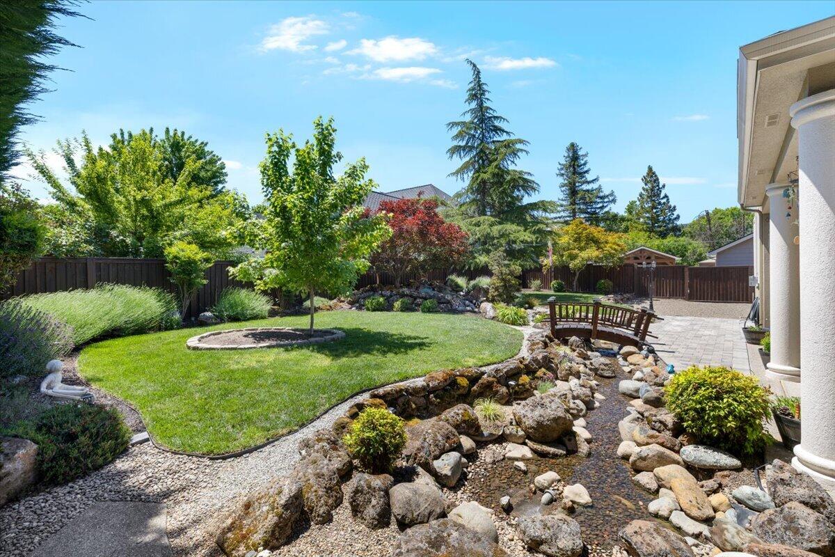 574 Grey Hawk Way Central Point, OR 97502 - Photo 33 of 39 33