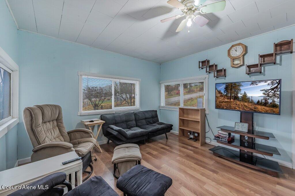 18387 South Old Lane Road Cataldo, ID 83810 - Photo 6 of 31 Living Room