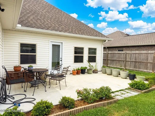 $2,000 | 202 Sparkling Meadows Lane, Lafayette, LA 70506