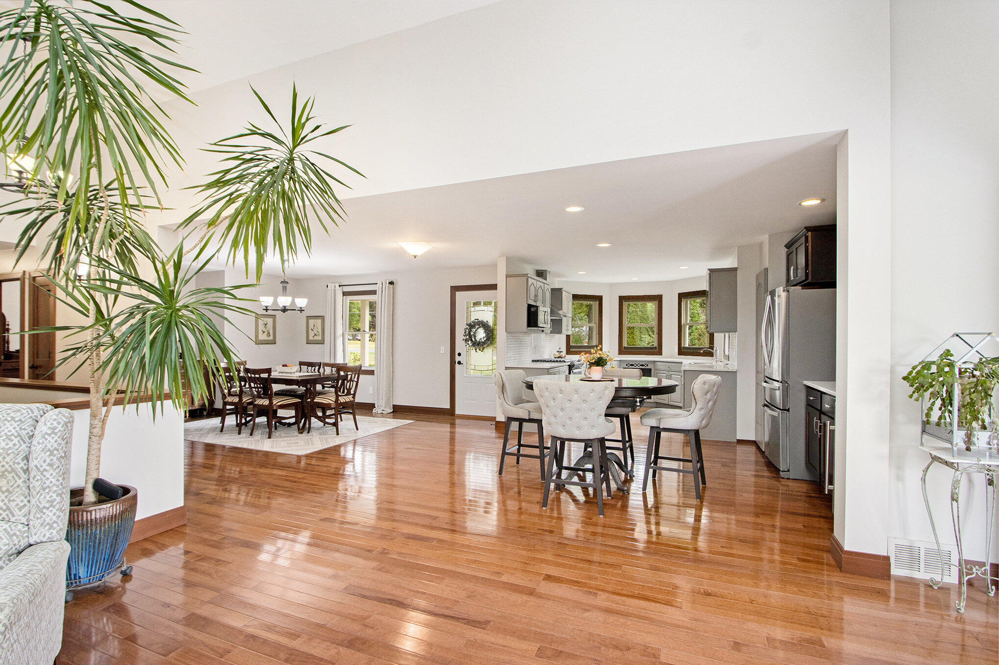 15570 Portage Road Vicksburg, MI 49097 - Photo 10 of 52 open concept living area
