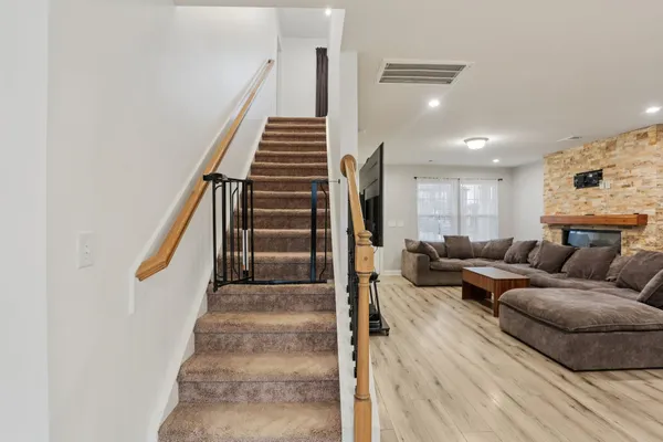 $2,600 | 207 Mount Royal Court, Murfreesboro, TN 37128