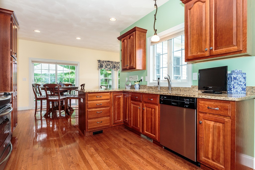 5 Tilbury Road, Unit 6 Methuen, MA 01844 - Photo 4 of 30 Gallery Image 4
