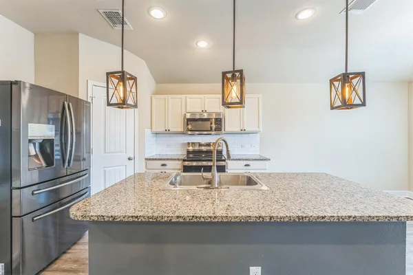 $1,850 | 108 Leona River Trail, Hutto, TX 78634