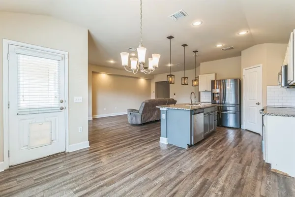 $1,850 | 108 Leona River Trail, Hutto, TX 78634
