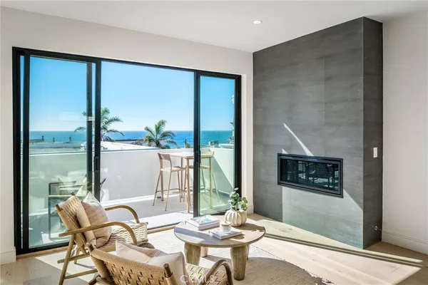 $5,550,000 | 89 Bayview Drive, Manhattan Beach, CA 90266
