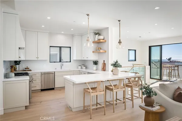 $5,550,000 | 89 Bayview Drive, Manhattan Beach, CA 90266