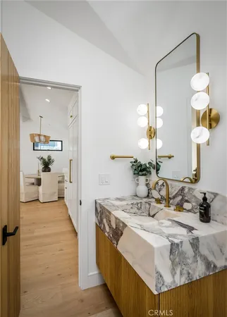 $5,550,000 | 89 Bayview Drive, Manhattan Beach, CA 90266