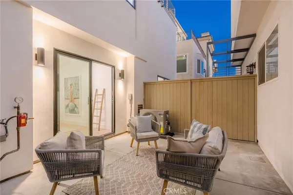 $5,550,000 | 89 Bayview Drive, Manhattan Beach, CA 90266