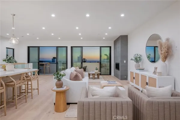 $5,550,000 | 89 Bayview Drive, Manhattan Beach, CA 90266