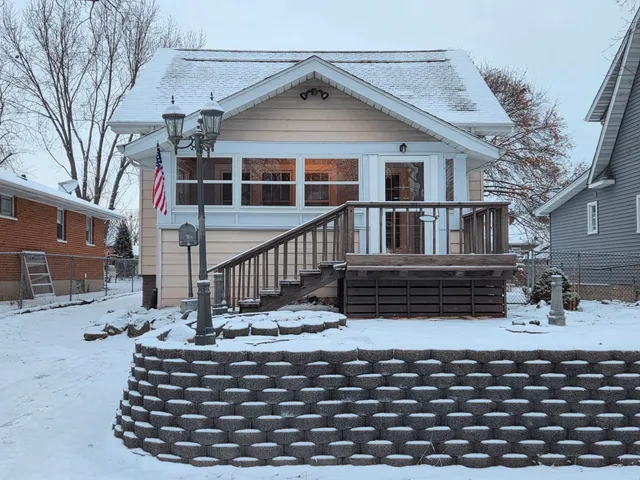 $179,900 | 2108 Lloyd Avenue, Waukegan, IL 60085