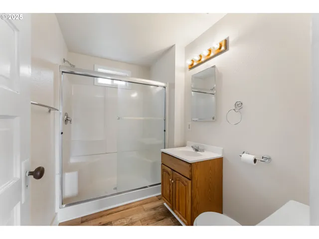 $247,900 | 643 Southeast Parrott Street, Roseburg, OR 97470