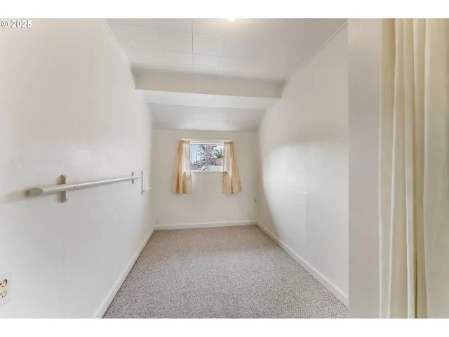 $247,900 | 643 Southeast Parrott Street, Roseburg, OR 97470