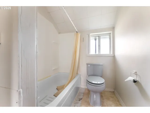 $247,900 | 643 Southeast Parrott Street, Roseburg, OR 97470