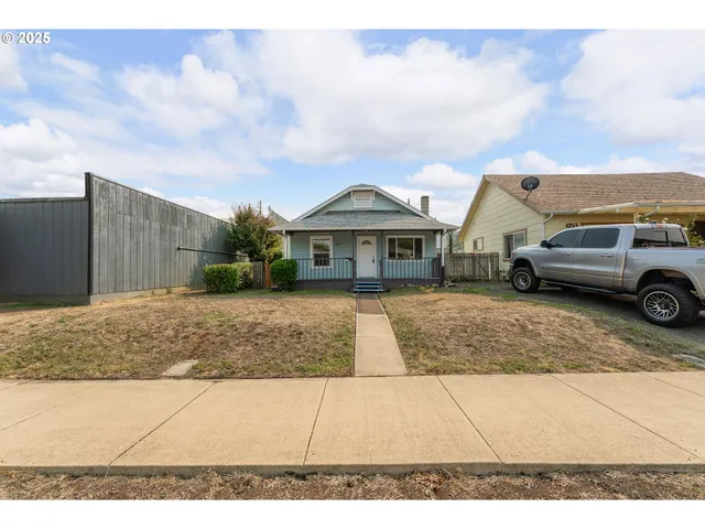 $247,900 | 643 Southeast Parrott Street, Roseburg, OR 97470