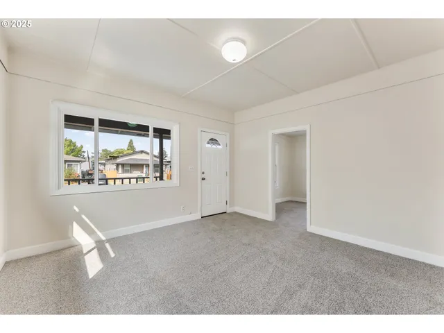 $247,900 | 643 Southeast Parrott Street, Roseburg, OR 97470