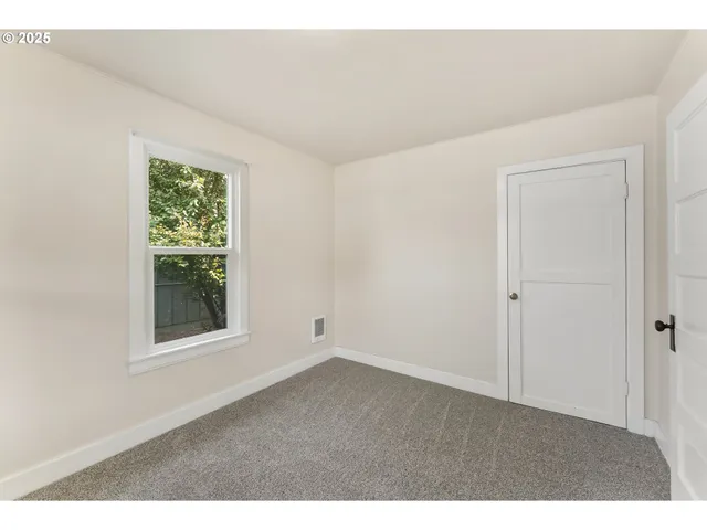 $247,900 | 643 Southeast Parrott Street, Roseburg, OR 97470