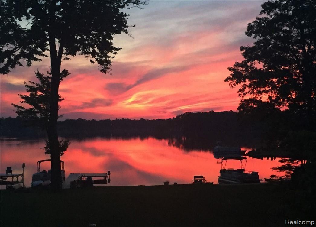 7272 Hatchery Road Waterford, MI 48327 - Photo 44 of 46 Sunsets that will continue to amaze you from day to day, welcome home!
