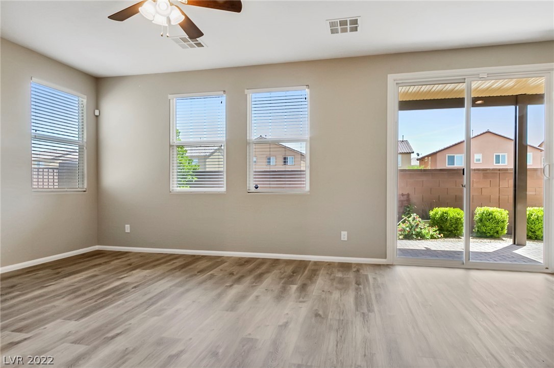 5710 Colbert Street North Las Vegas, NV 89081 - Photo 5 of 34