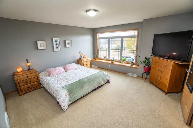 $489,000 | 231 Nordic Lane, Slinger, WI 53086