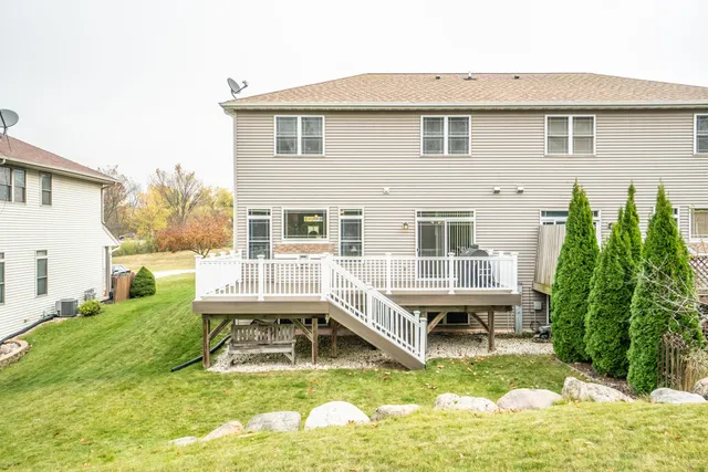 $489,000 | 231 Nordic Lane, Slinger, WI 53086