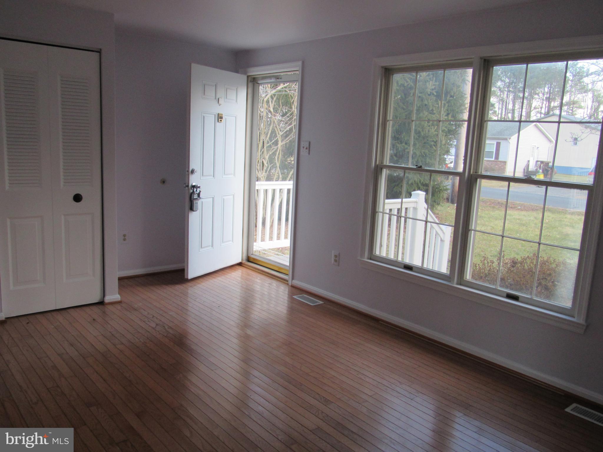 928 Crystal Rock Road Lusby, MD 20657 - Photo 7 of 20 Living Room