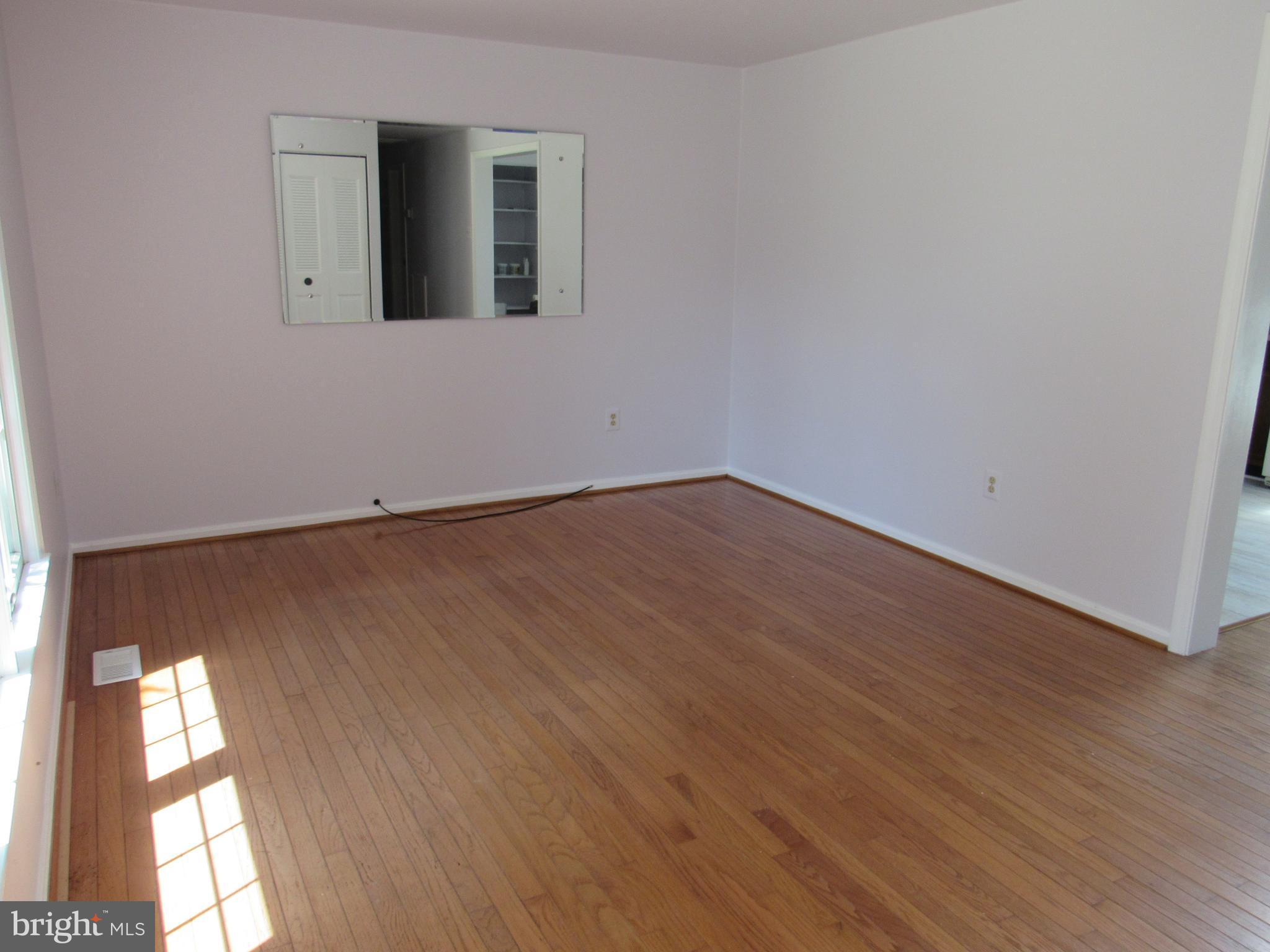 928 Crystal Rock Road Lusby, MD 20657 - Photo 8 of 20 Living Room