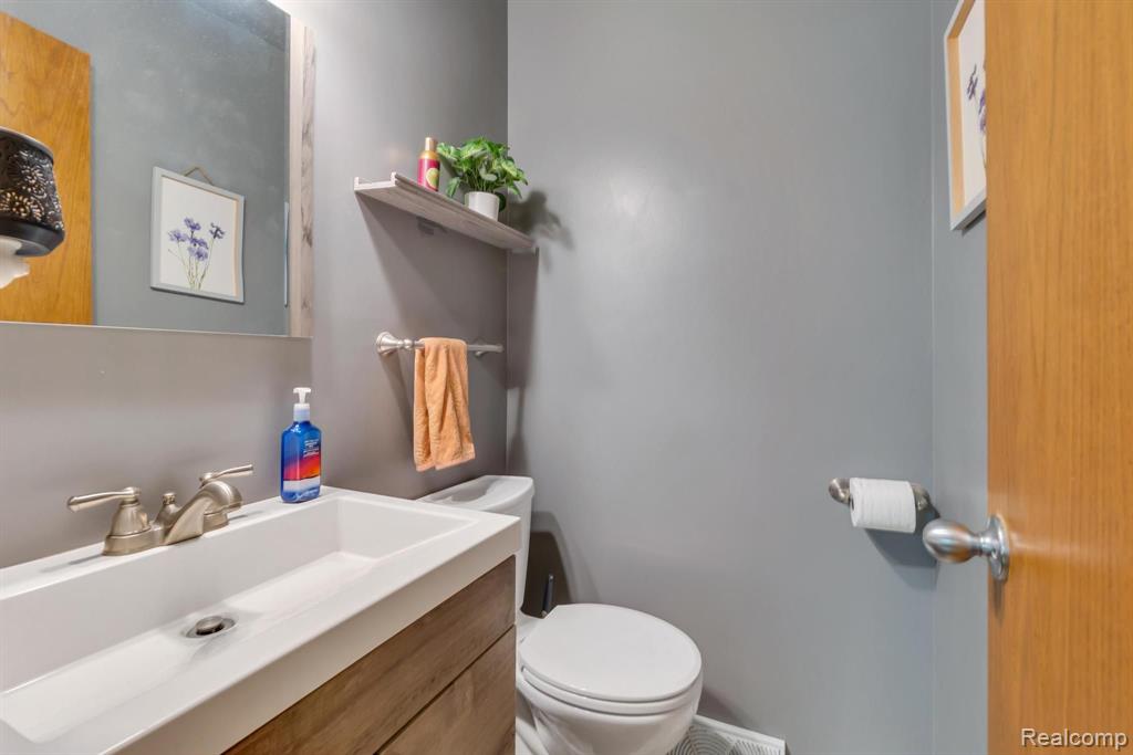 13308 North Road Fenton, MI 48430 - Photo 11 of 30