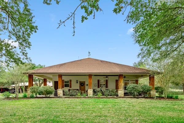 $1,030,000 | 1054 County Road 156, Columbus, TX 78934