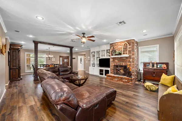 $1,030,000 | 1054 County Road 156, Columbus, TX 78934