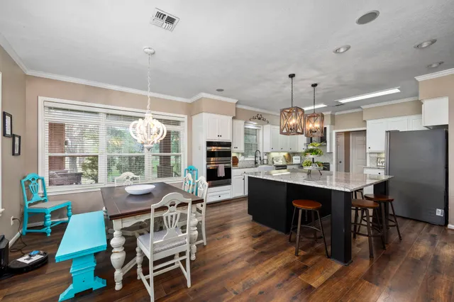 $1,030,000 | 1054 County Road 156, Columbus, TX 78934