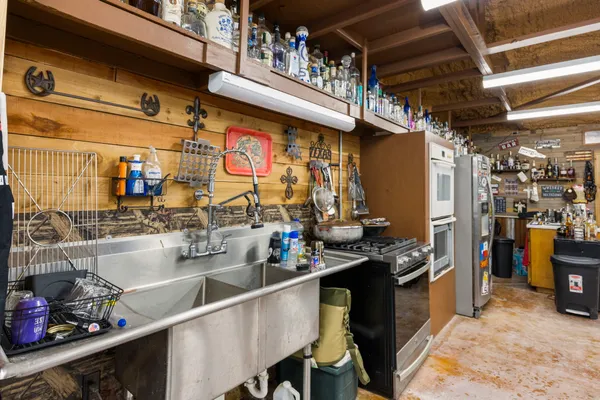 $1,030,000 | 1054 County Road 156, Columbus, TX 78934