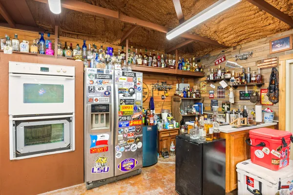 $1,030,000 | 1054 County Road 156, Columbus, TX 78934