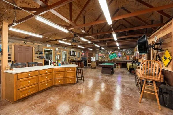 $1,030,000 | 1054 County Road 156, Columbus, TX 78934