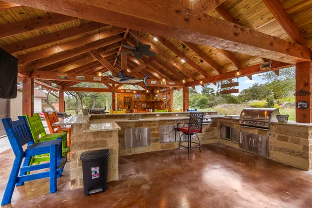 $1,030,000 | 1054 County Road 156, Columbus, TX 78934