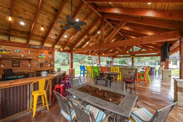 $1,030,000 | 1054 County Road 156, Columbus, TX 78934