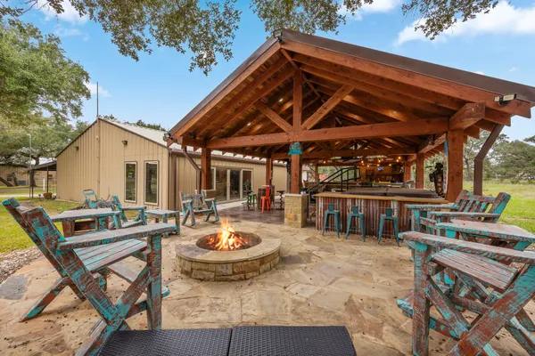 $1,030,000 | 1054 County Road 156, Columbus, TX 78934